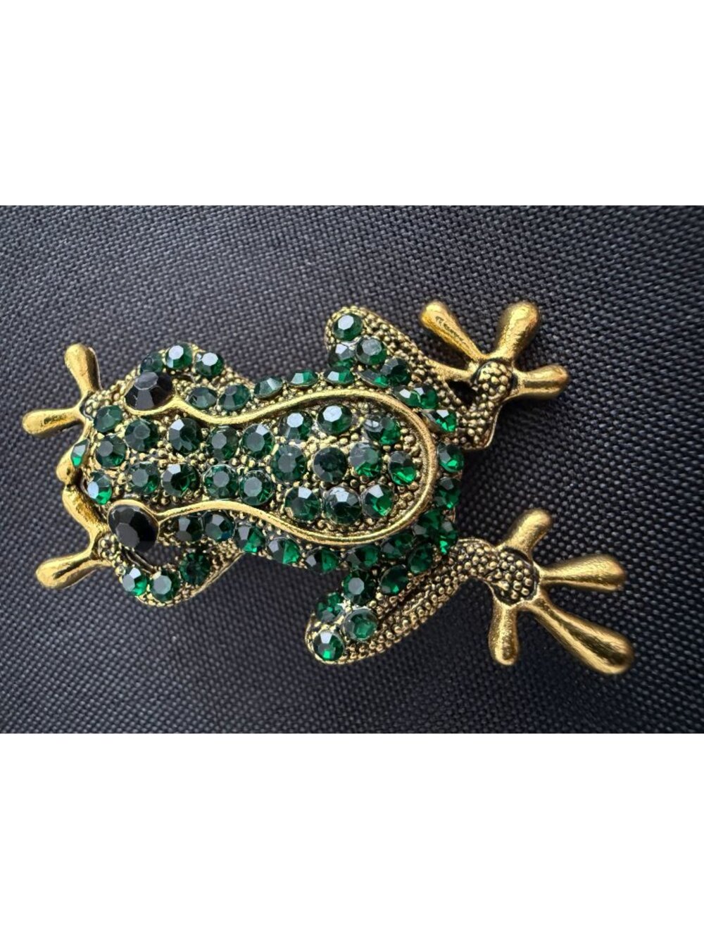Emerald Green Rhinestone Frog Brooch – Black Crystal Eyes, Antique Gold-Tone Sta